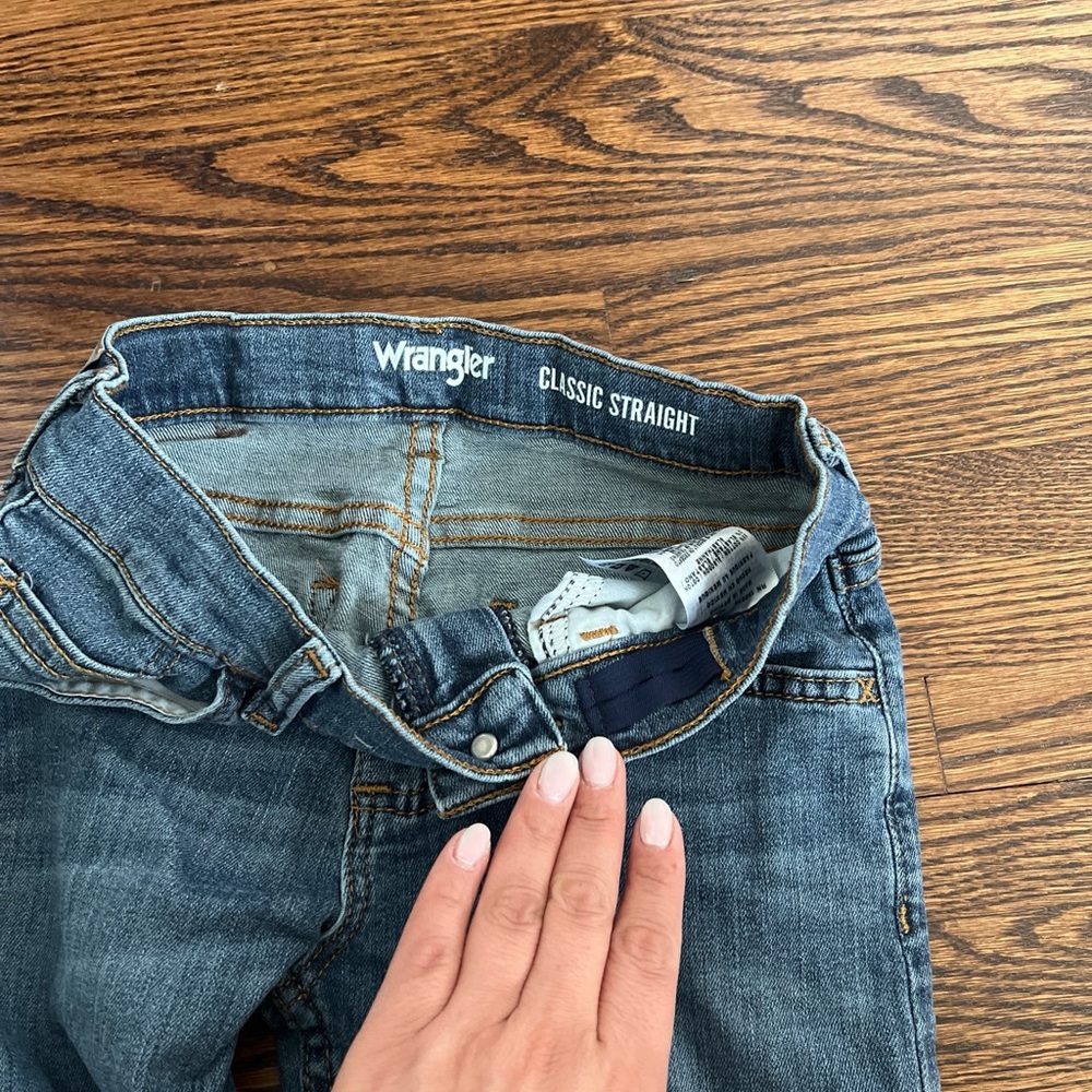 3 pairs of 1Wrangler and 2 Abercrombie Blue Denim Classic Straight Jeans